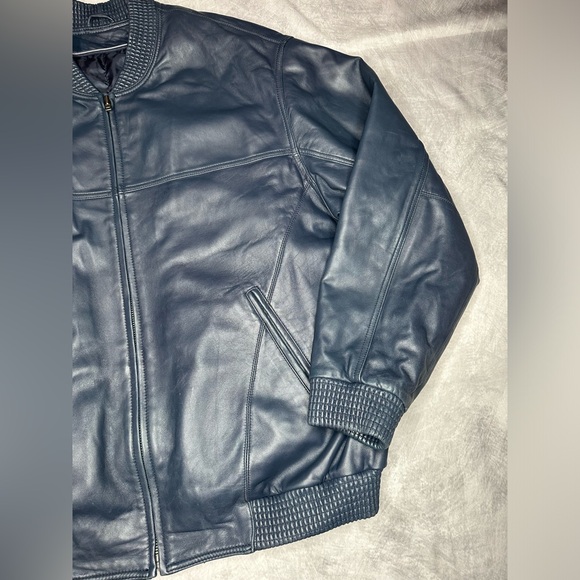 Vintage Leather Jacket blue Men's Biker Moto Style
Condition 10/10
Size: XL - Picture 3 of 10